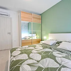 bluegreen-apartments.hotelinzadar.com/